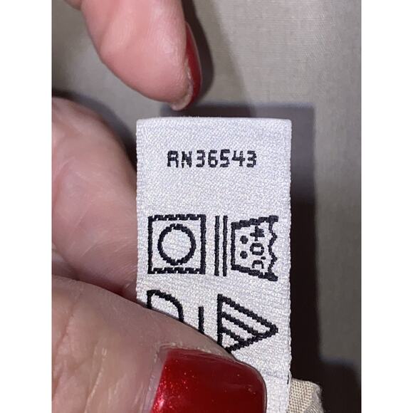 Van Heusen Poplin Tan Button Up Long Sleeve Shirt Size 16.5 32/33 Poly Blend - Picture 5 of 6